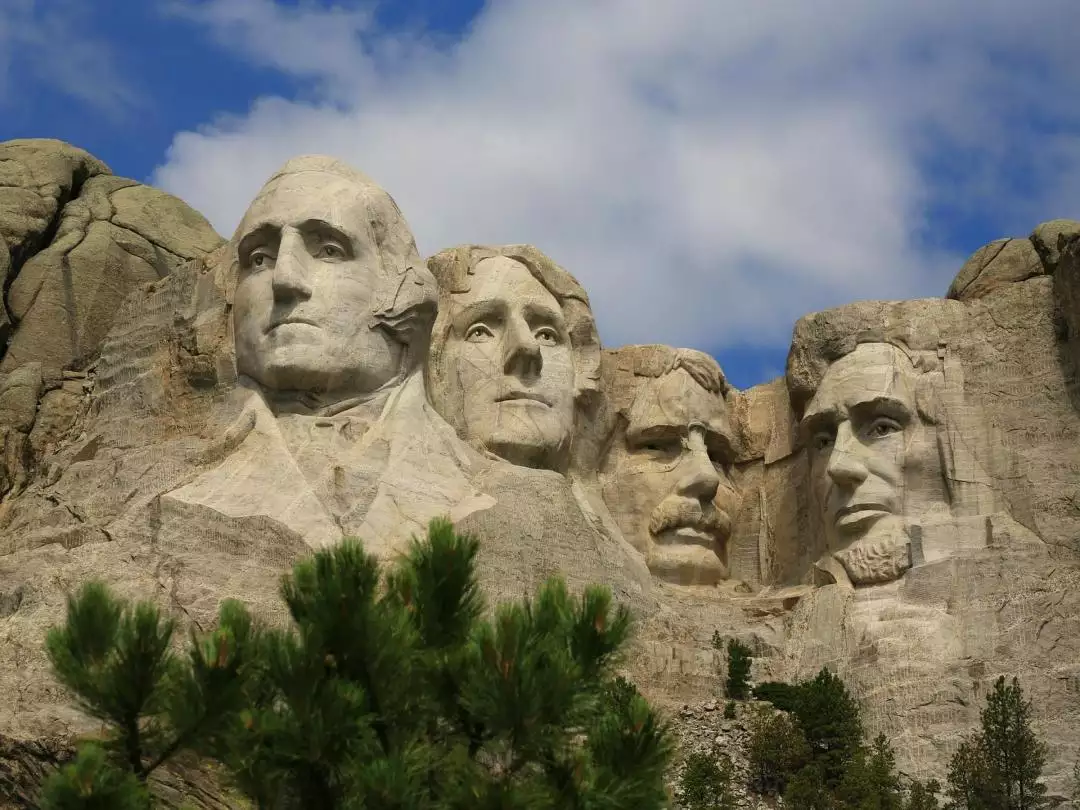 <p>Mount Rushmore National Monument image by VIT DUCKEN from Pixabay</p>